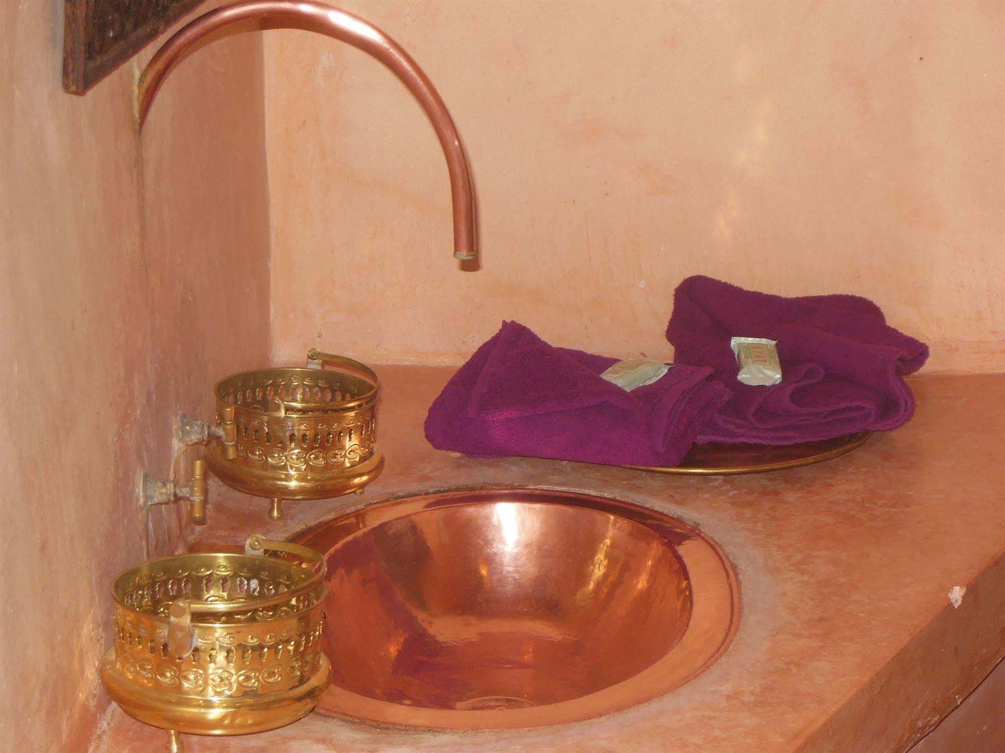 Kasbah Du Peintre Bed & Breakfast เอท เบน ฮัดโด ภายนอก รูปภาพ